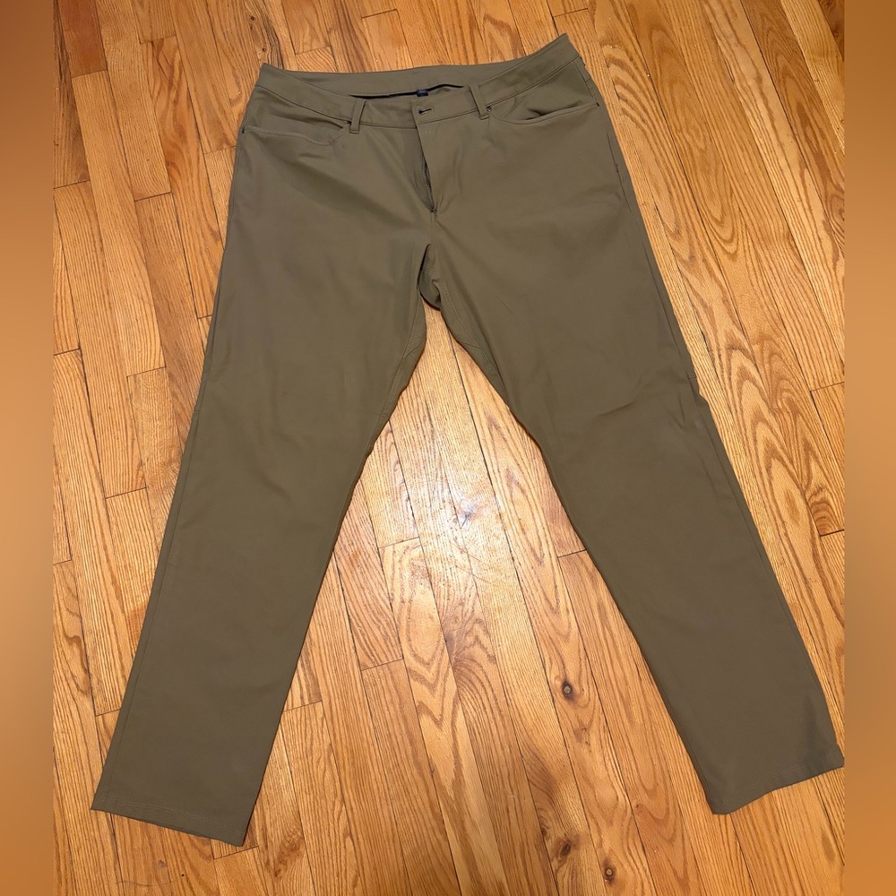 lululemon athletica Men's Khaki ABC Pants